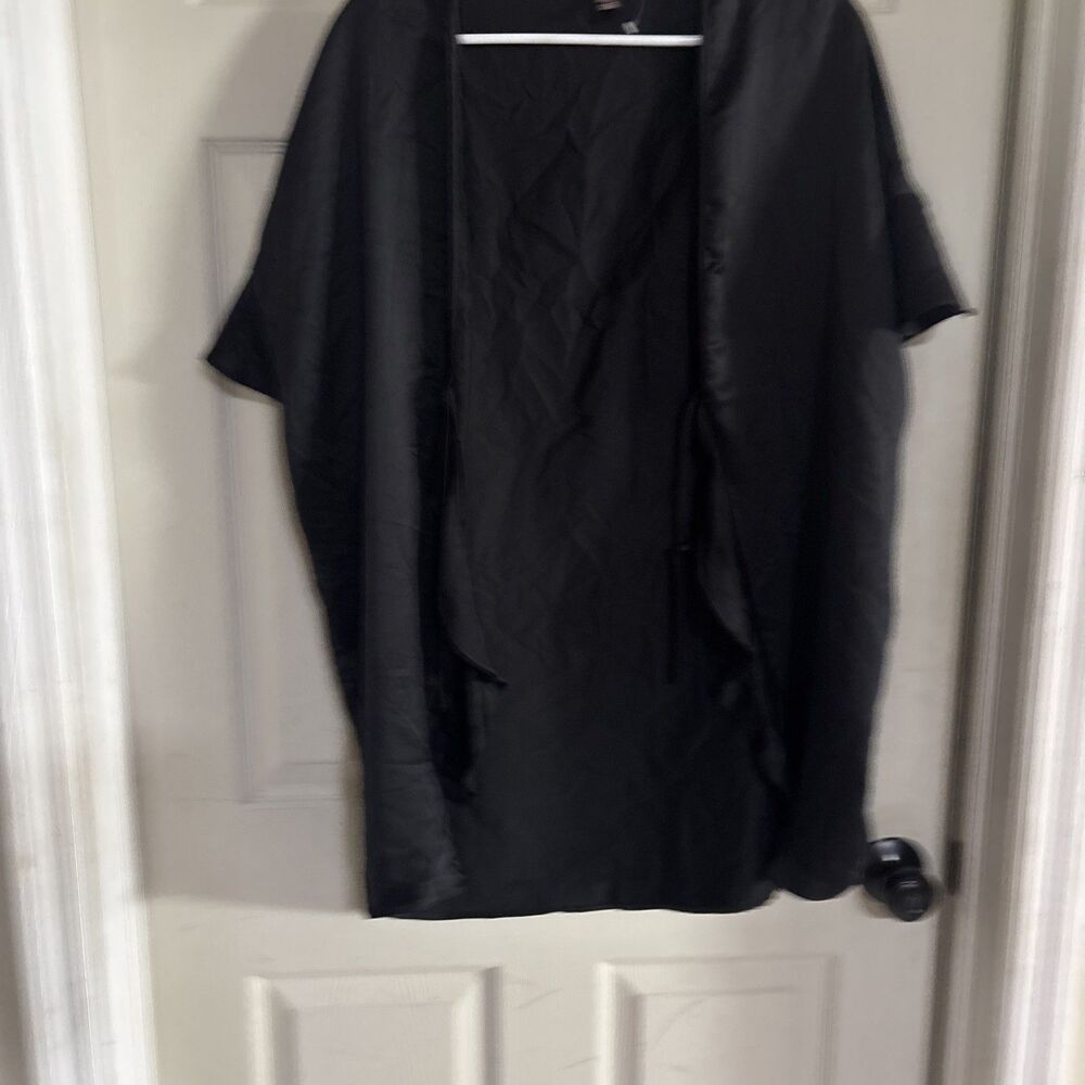 VICTORIA'S SECRET BLACK SATIN SILKY "LOVE" SEXY KIMONO SHORT ROBE LINGERIE  OS